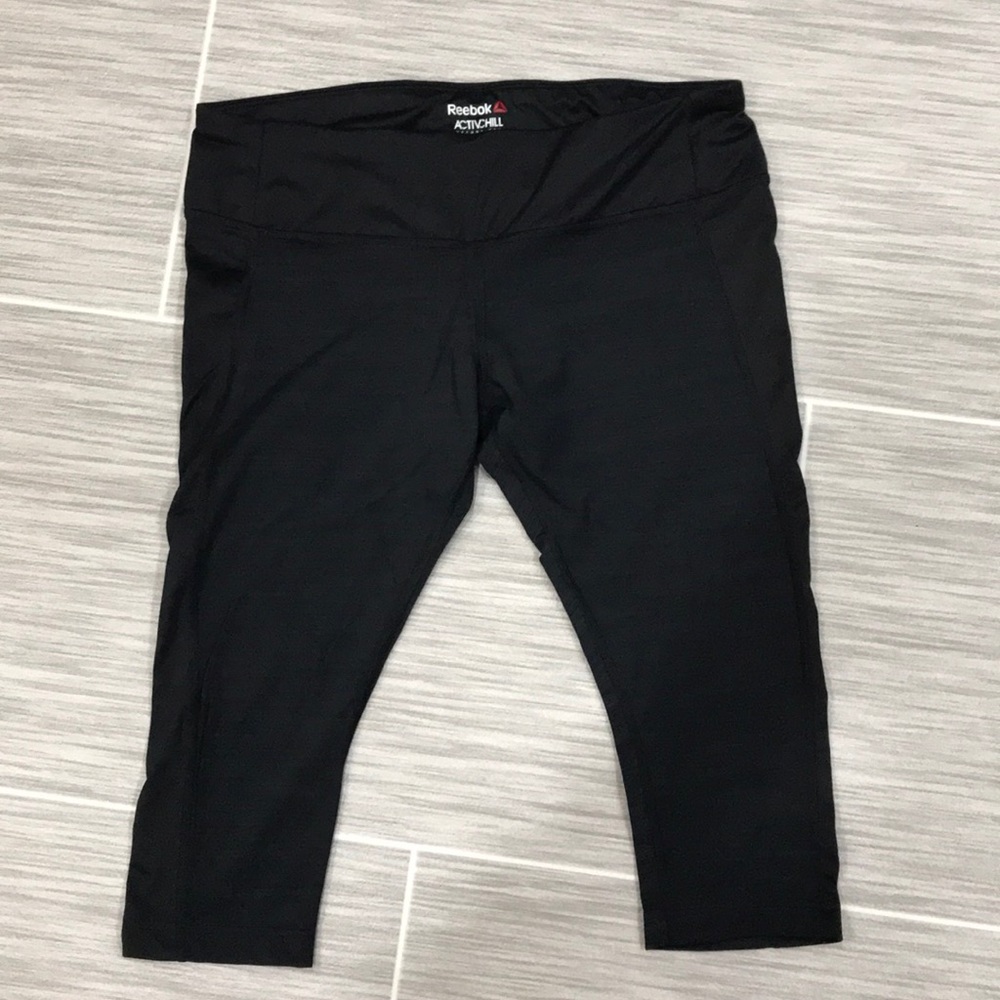Reebok 3/4 capris running tights NWOT